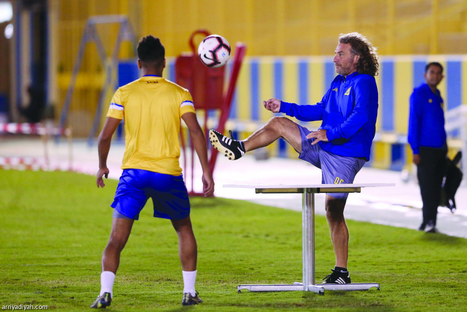 الجبرين 
والعبيد 
يقودان النصر