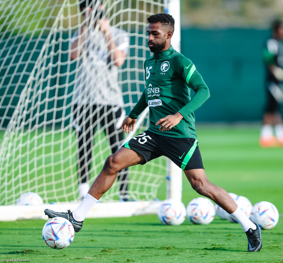 الأخضر يستأنف التحضيرات.. والفرج في الانفرادي