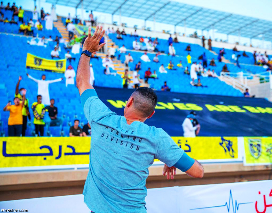 شاموسكا 
يقهر النصر بـ 3 قمصان