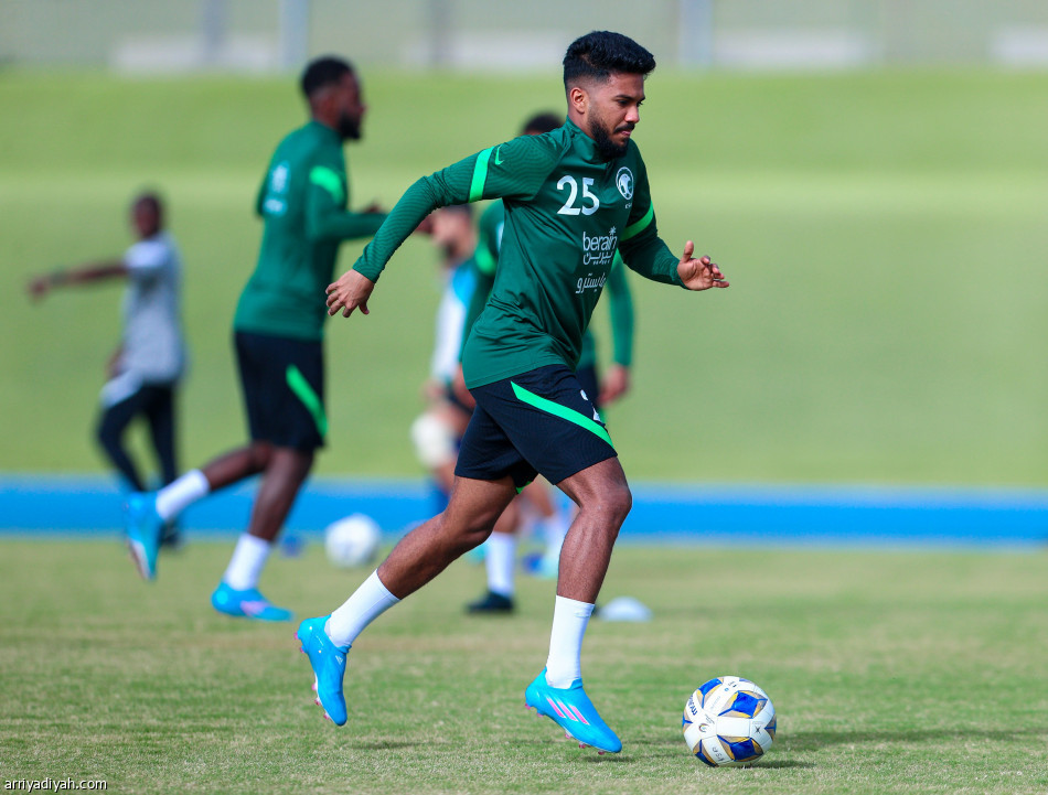 الأخضر يناور.. و«الكاحل» يبعد الحربي