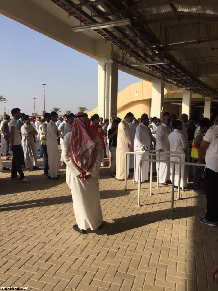 توافد جماهيري كبير على تذاكر السعودية والإمارات في الجوهرة