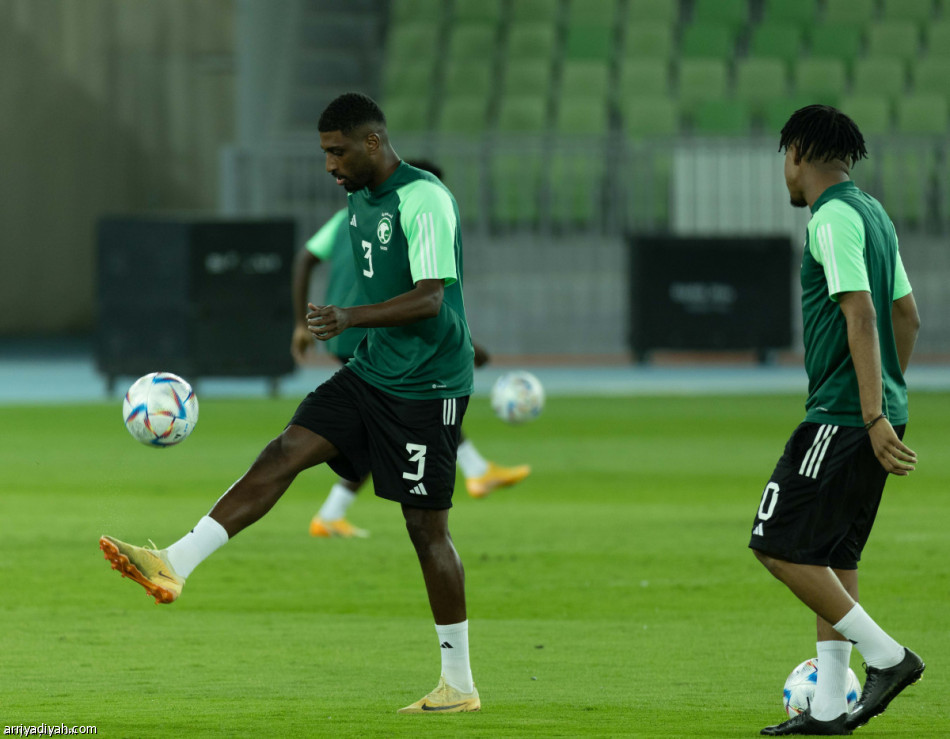 الأخضر ينهي تحضيرات تجربة بوليفيا