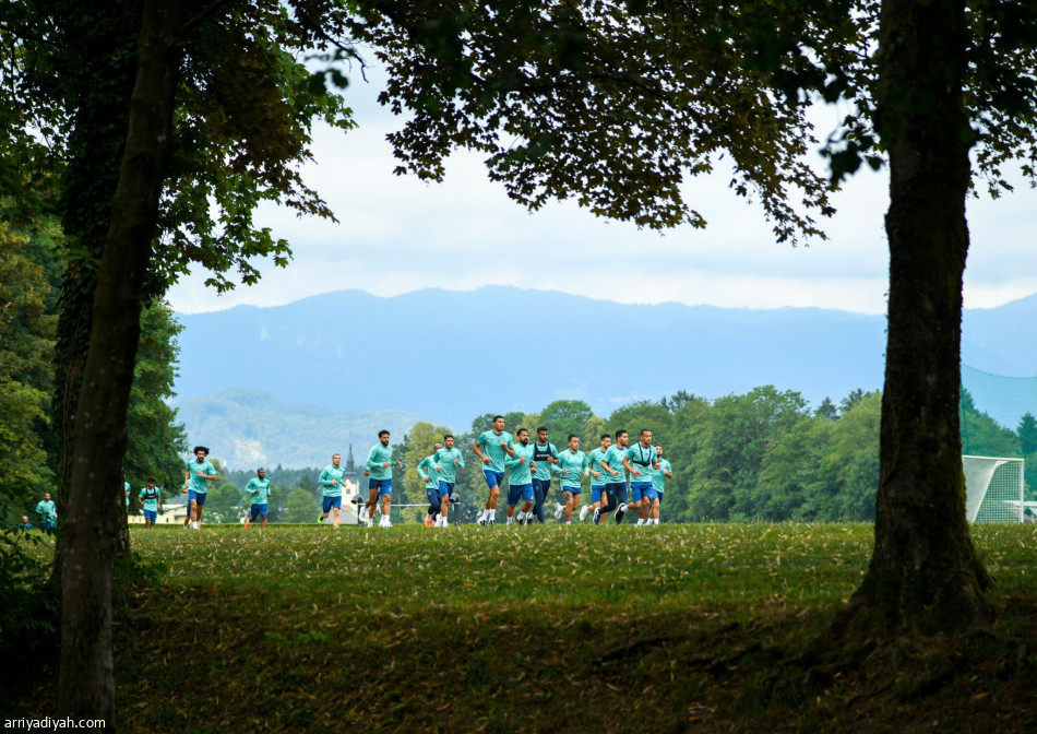 الفتح.. دونيس يكثف اللياقة في الغابات