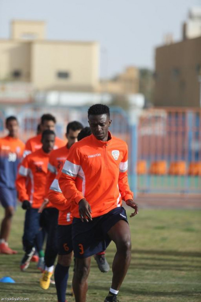 أجانب الفيحاء يواصلون الغياب