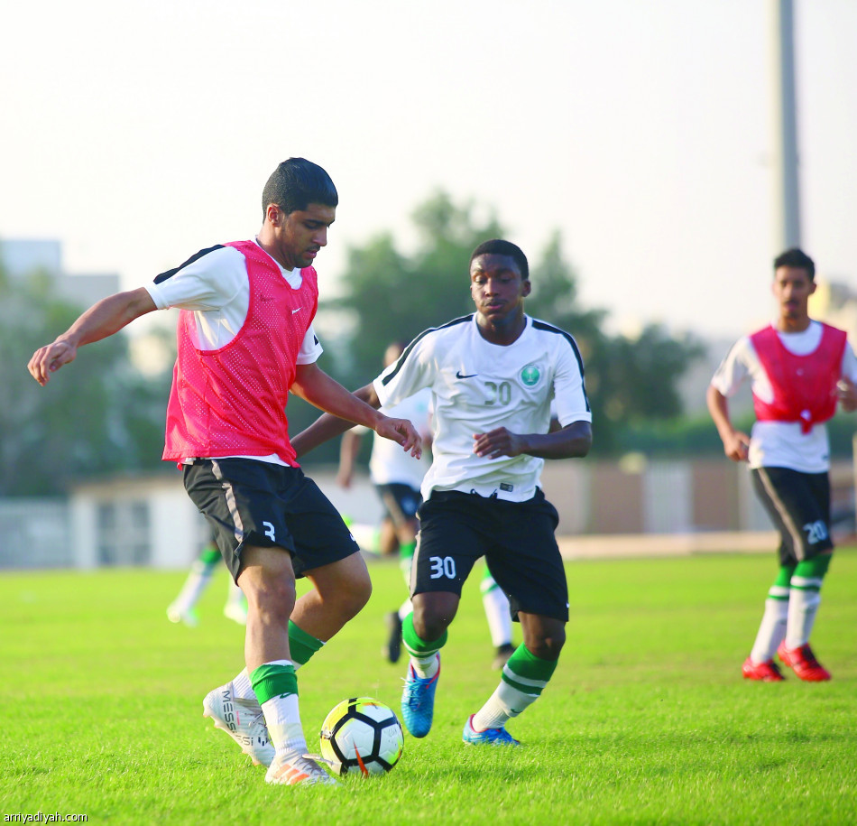 العطوي مقتنع بتجارب منتخب الشباب