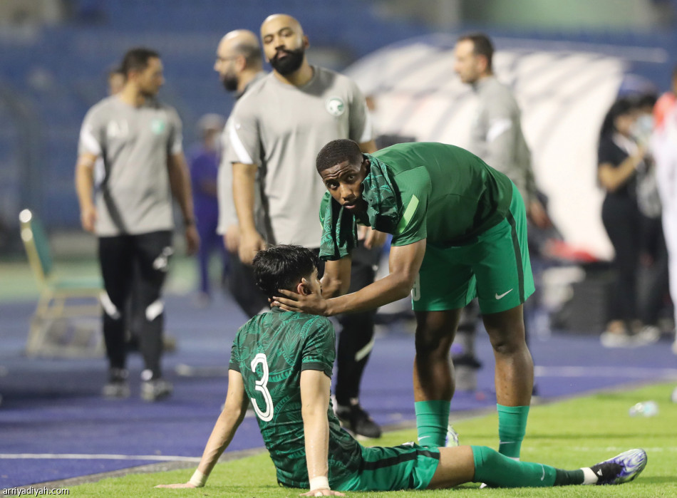 الأخضر..
يخسر النهائي الرابع