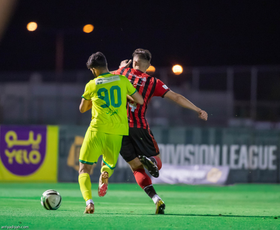 الرياض ينهي الغياب.. ويصعد إلى «روشن»