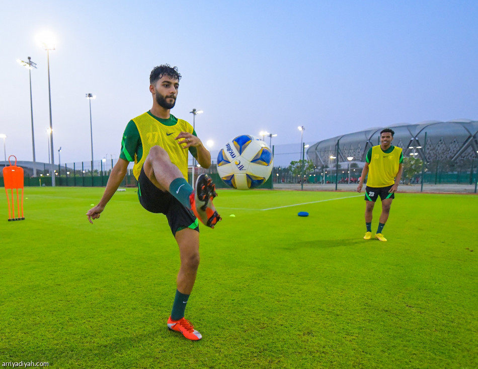 الشهري يعتمد قائمة «غرب آسيا»