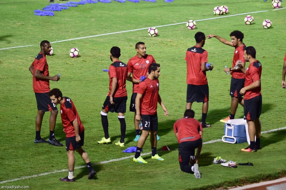 كريري يشارك في تدريبات الشباب