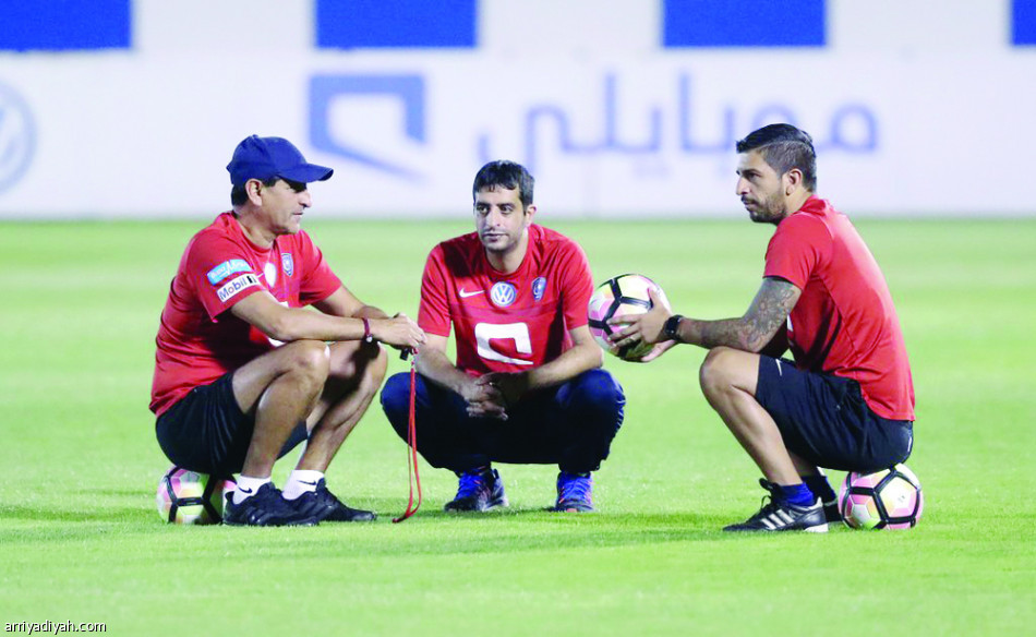 دياز يفتح ملف النصر ويريح المعيوف