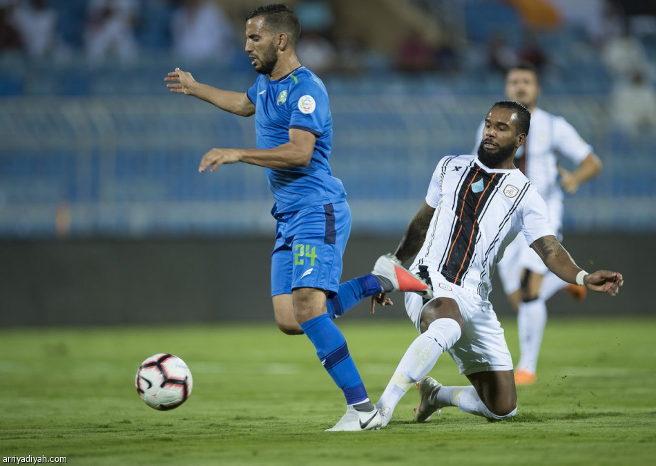 الفتح يعطل انطلاقة الشباب
