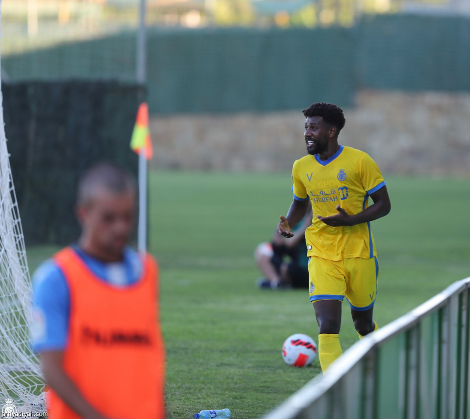 النصر يكسب ملقا بثنائية