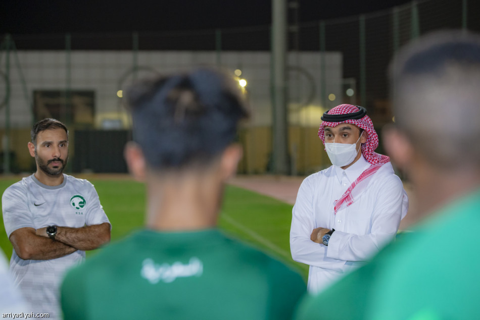 الفيصل يدعم الأخضر والأولمبي قبل عُمان