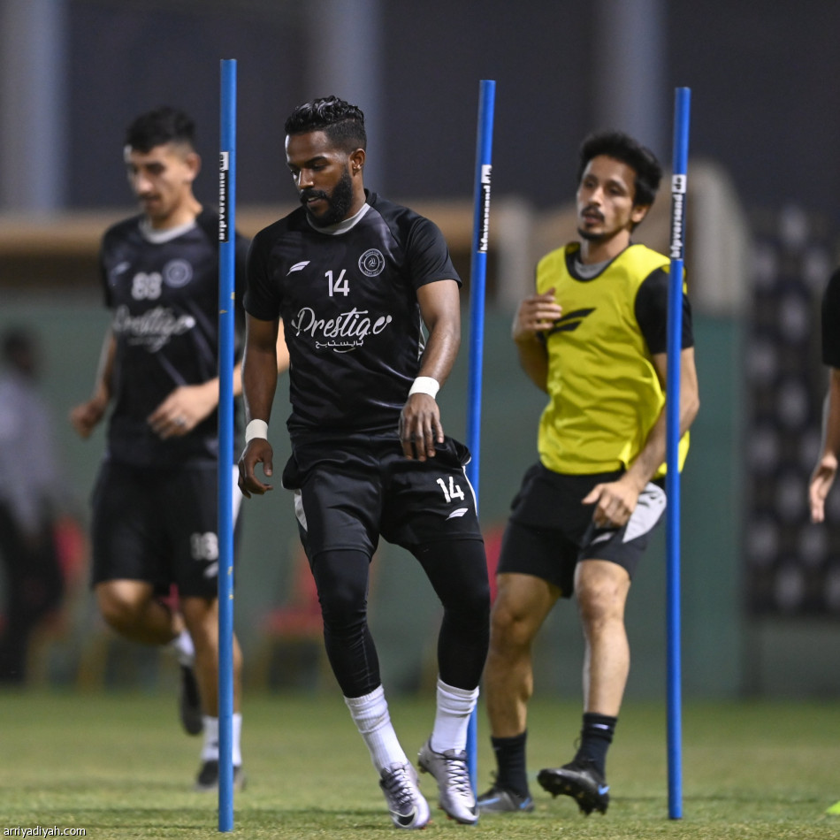 الشباب يضم محمد عيسى 5 أعوام