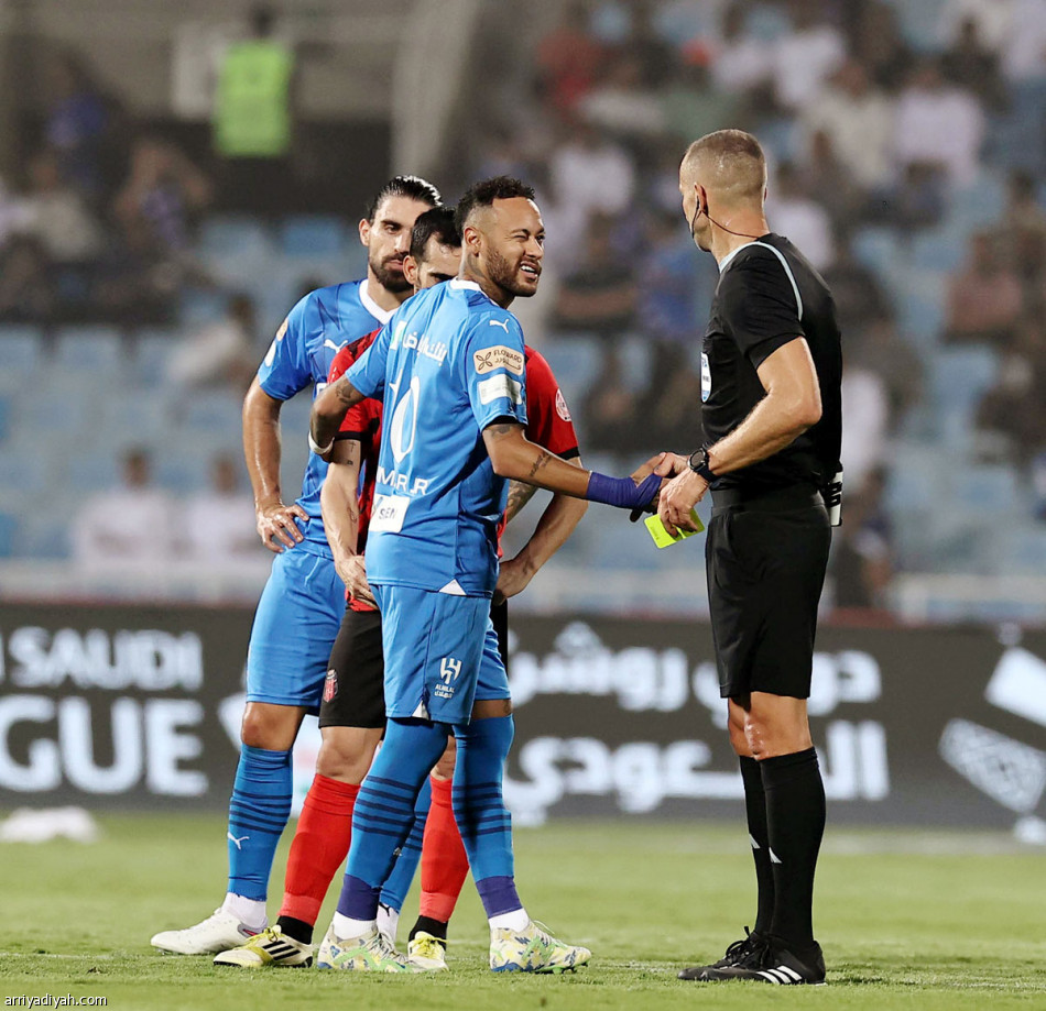 «الملز»
أرض سداسيات الأزرق