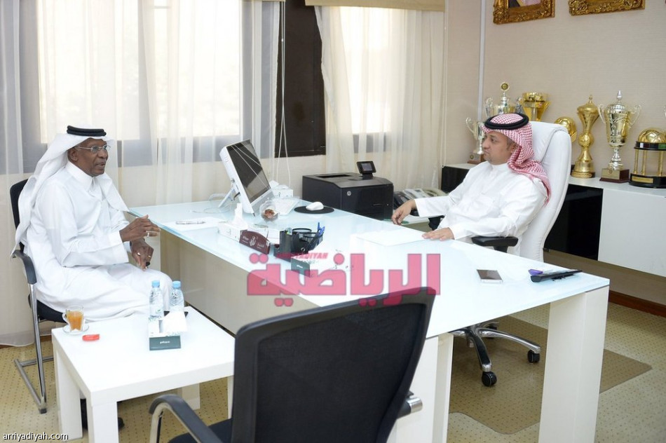 التقيا عيد وموظفي الاتحاد .. عزت والمسحل يباشران أعمالهما