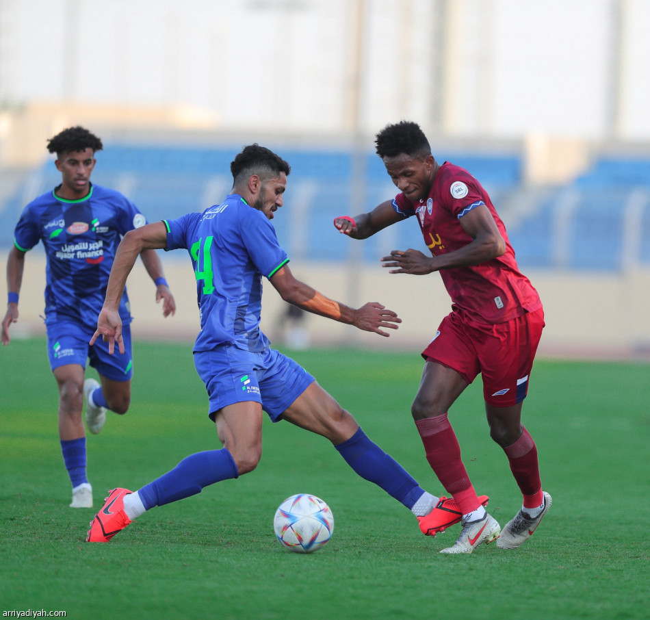 أبها يحلق بصدارة الدوري الرديف