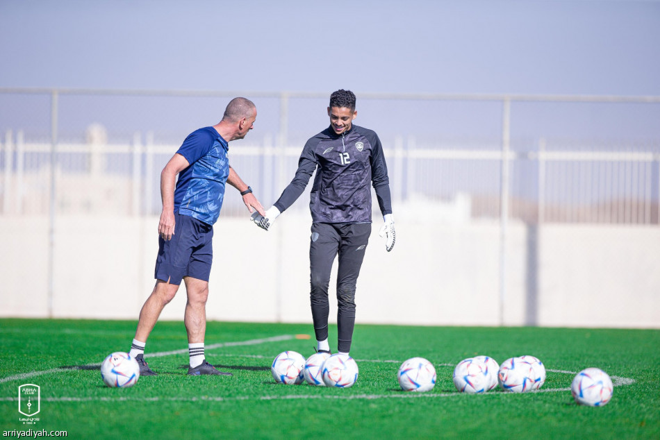 العمران يلتحق بتدريبات أبها