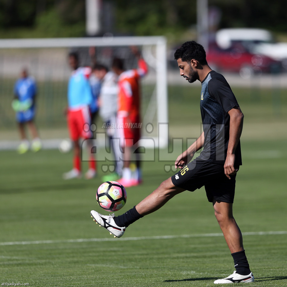 النصر يكسب منتخب عمان بثلاثية