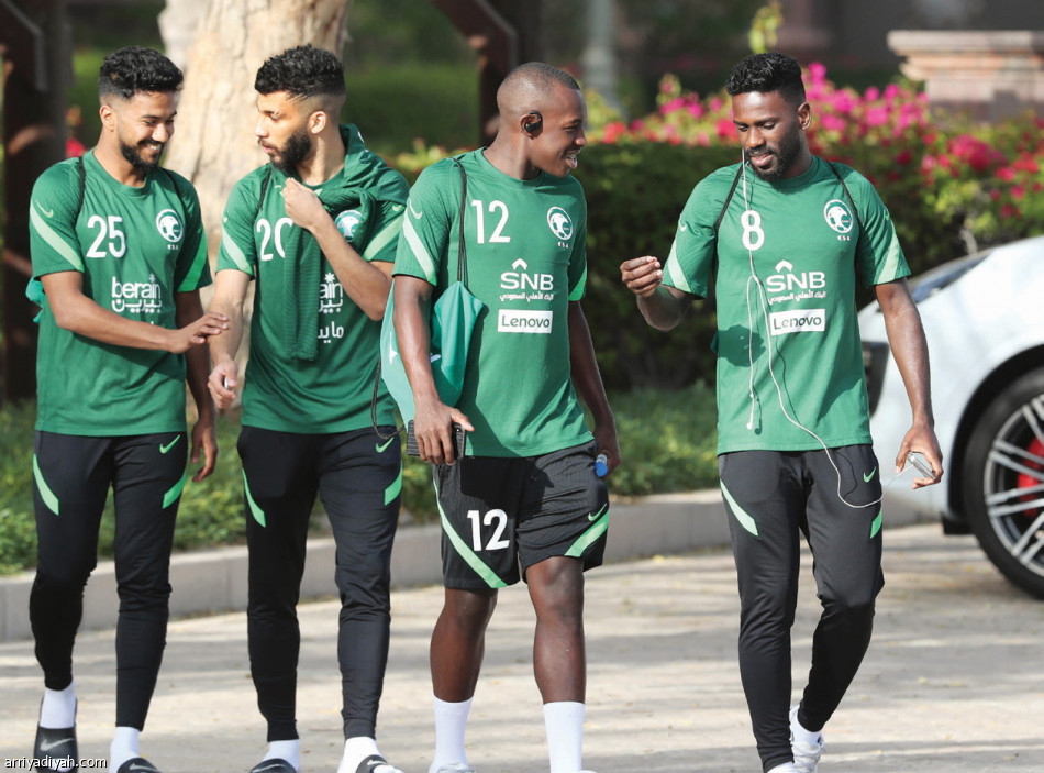 الصقور في الإمارات..
17 خصما.. و16 انتصارا