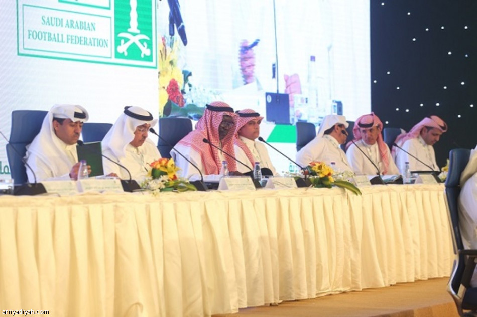 عمومية القدم ترفض التمديد للاتحاد الحالي وترشح بانصر رئيسا للجنة الانتخابات