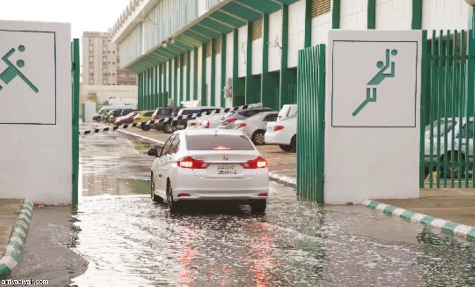 الأهلي تحت المطر.. والرئيس يجتمع باللاعبين