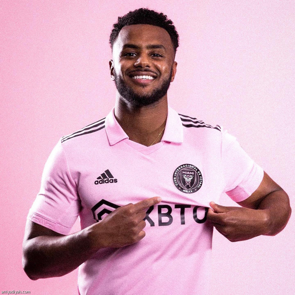 من هو محمد آدم لاعب الشباب الجديد؟