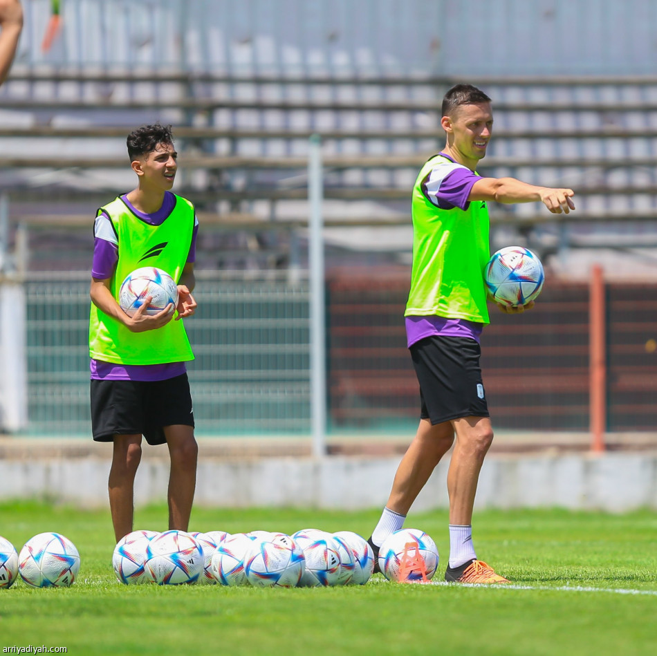 ميشنيفيتش ينطلق مع أبها في إزميت