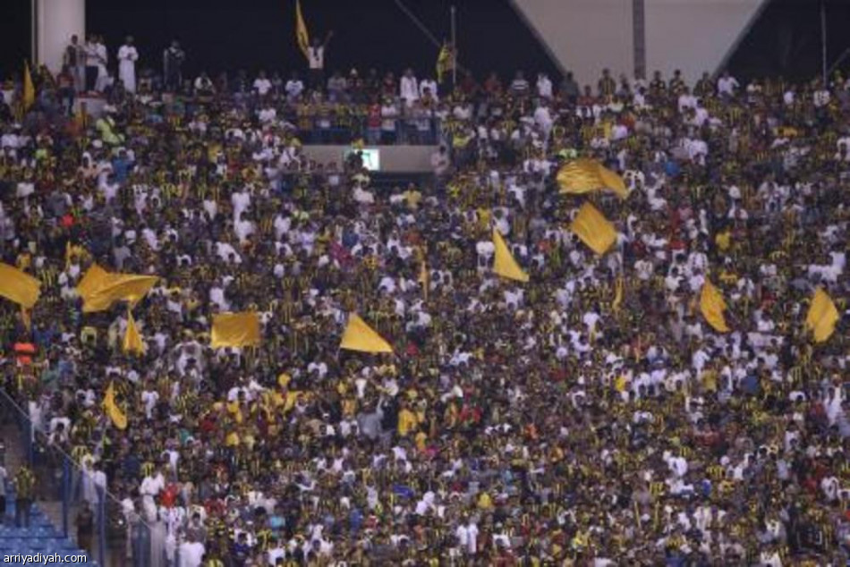الاتحاد يكسب الهلال ويستعيد صدارة جميل