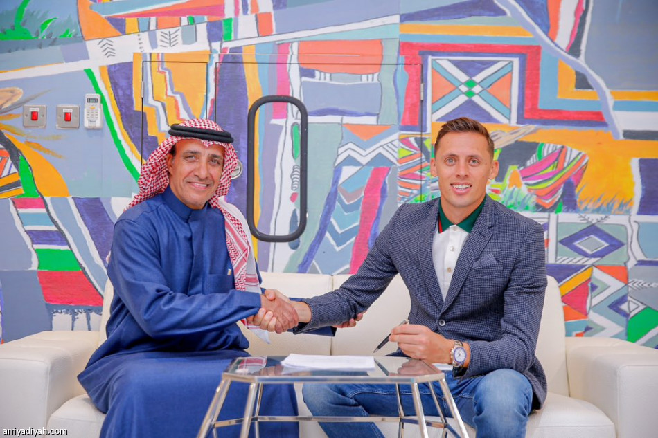 أبها يمدد عقد ماتيتش حتى 2024