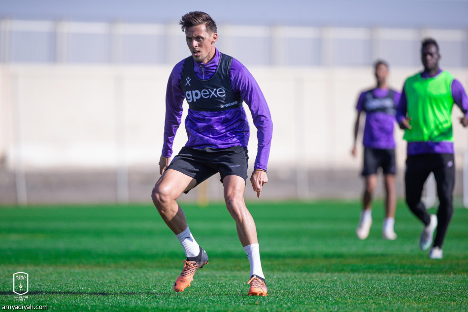 العمران يلتحق بتدريبات أبها