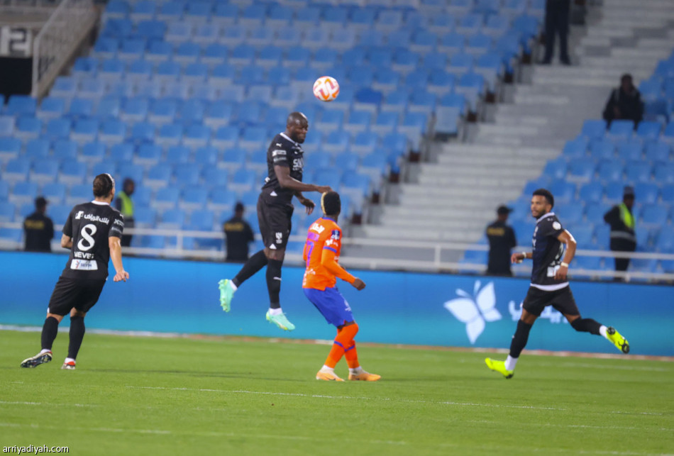 الهلال يضم الفيحاء إلى ضحاياه