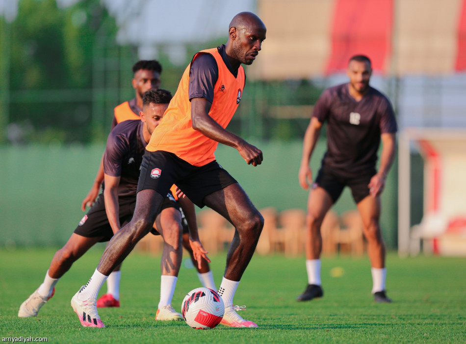 الحر يضرب
معسكرات الأندية