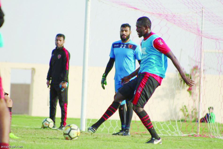 الحزم والقيصومة يستضيفان الطائي وجدة