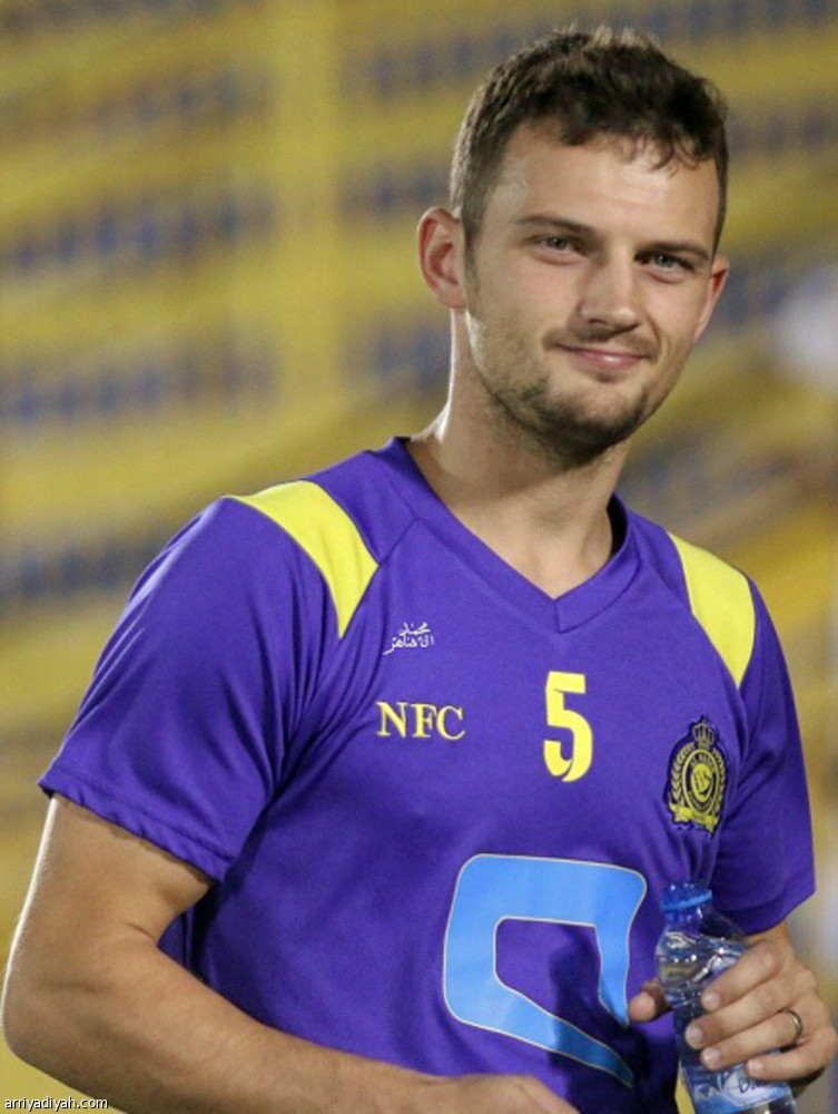 رواتب أجانب الهلال 
ثلاثة أضعاف لاعبي النصر