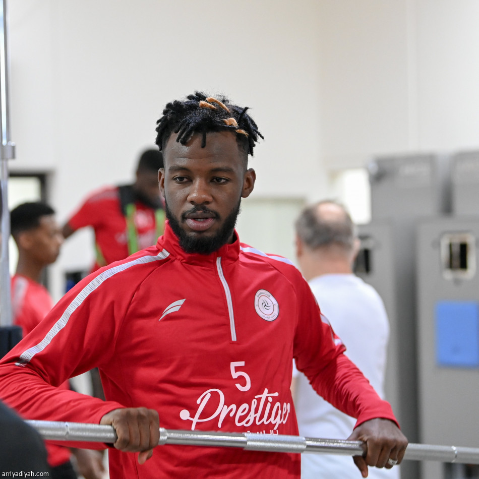 تمبكتي يشارك في تدريبات الشباب الجماعية