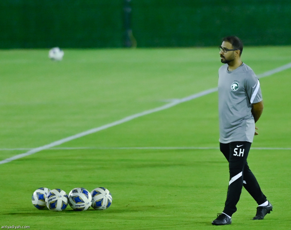 الشهري يعتمد قائمة «غرب آسيا»