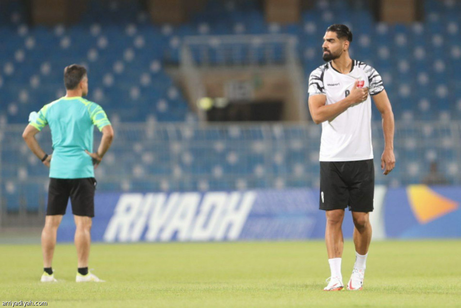 غلمحمدي يركز على «الثابتة» قبل الهلال