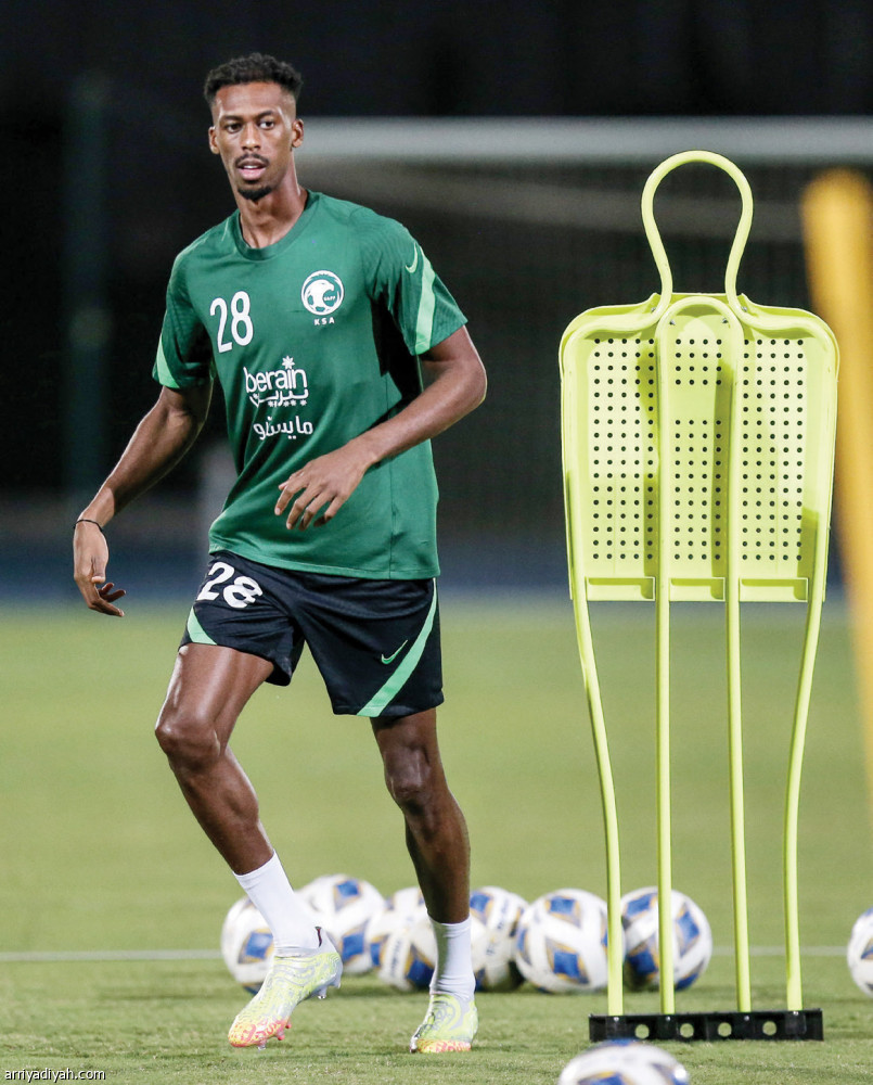 دوليون سابقون:
غريب يثبّت خطة الأخضر