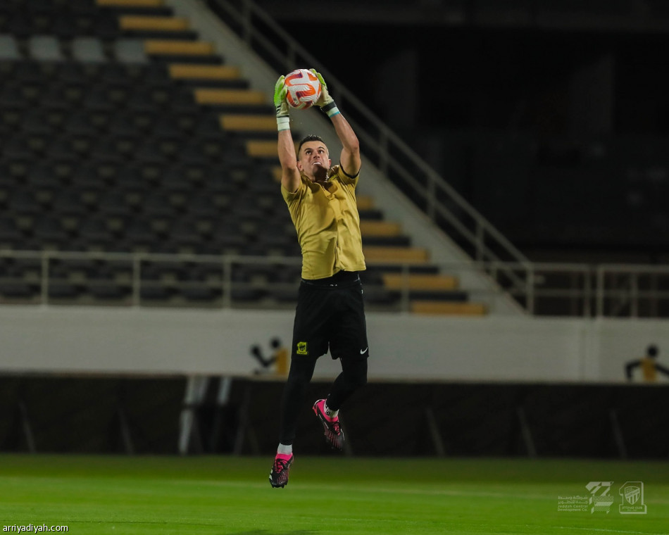 قبل الكلاسيكو.. بنزيما يشارك في التدريبات