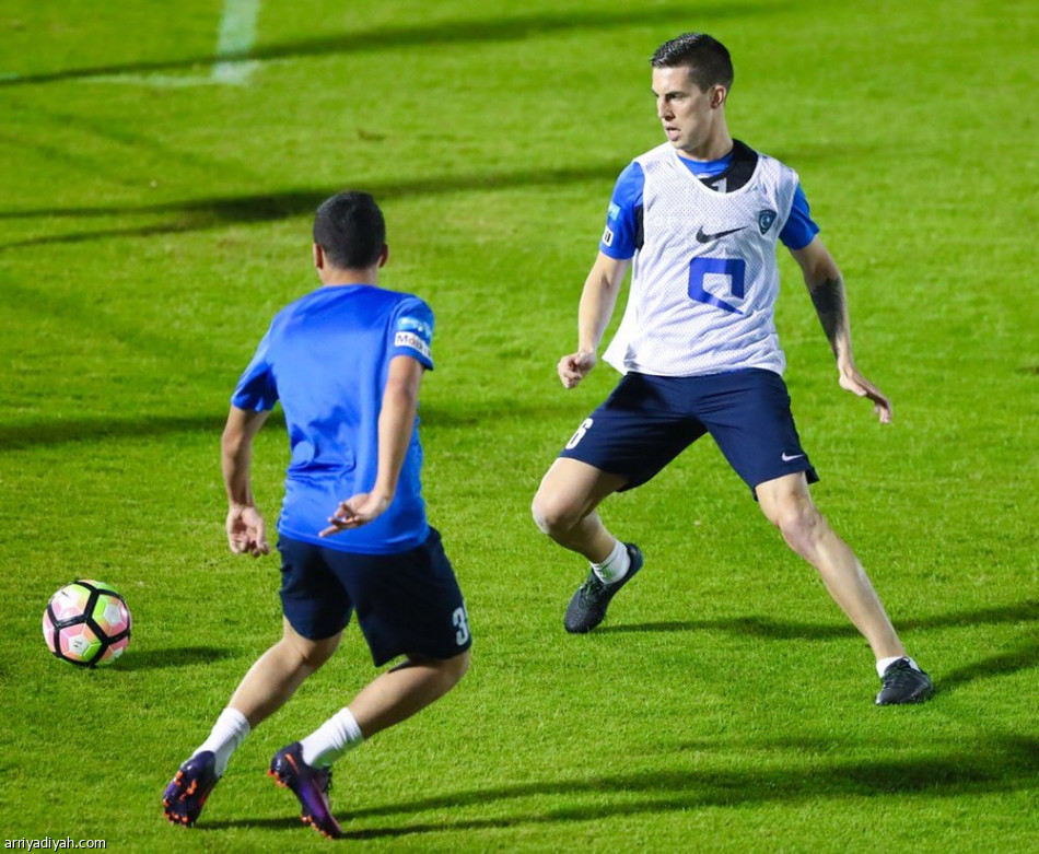 نزلة برد تغيب درويش والعابد عن الهلال