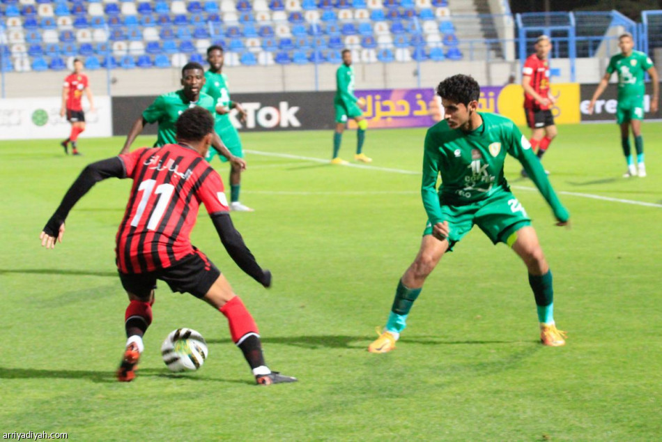 بثنائية نجران.. الرياض يواصل مطاردة الصدارة