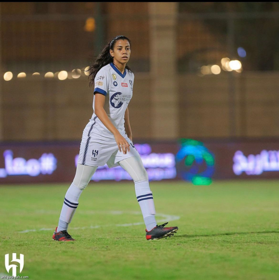 منتخبا مصر ولبنان يضمان محترفات الدوري السعودي