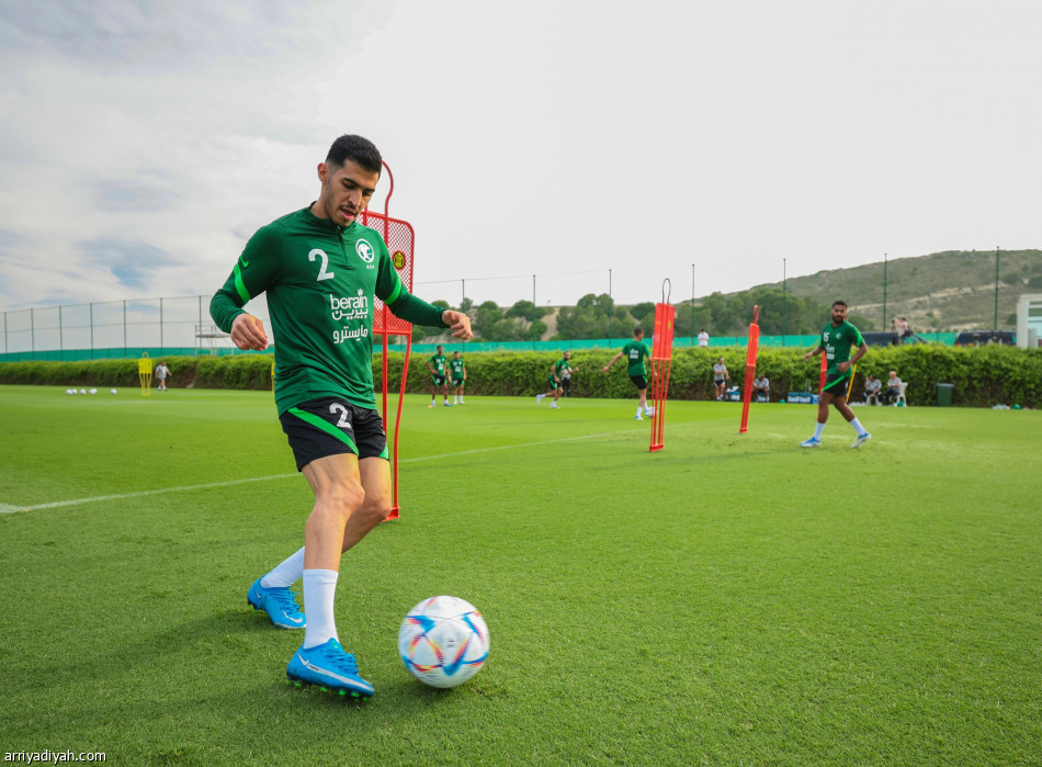 الأخضر.. العبود يدخل «الجماعية»