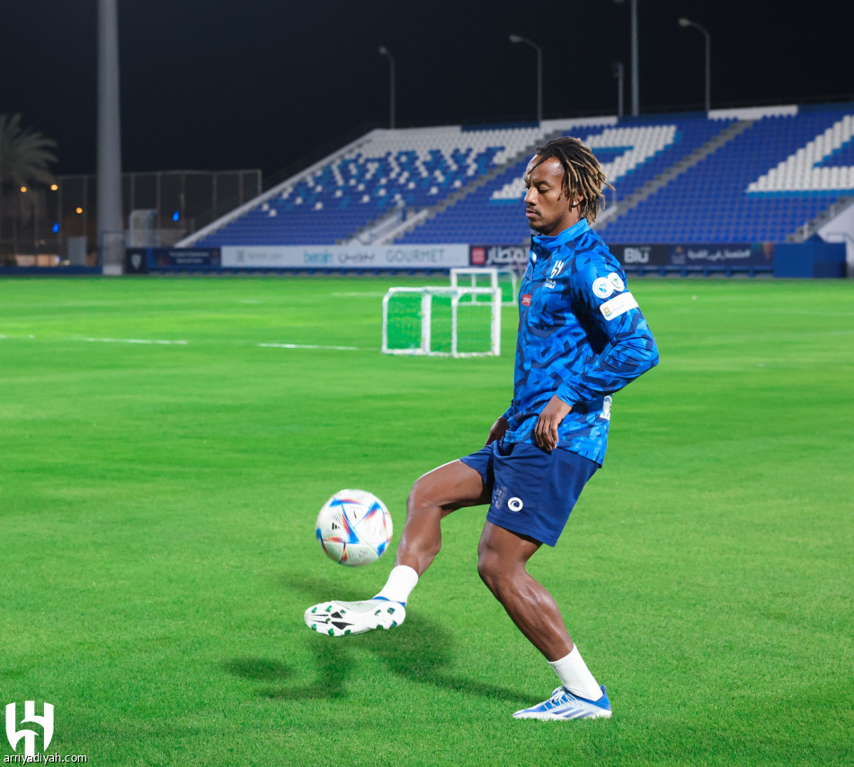 الهلال يكتفي بحصة مسائية