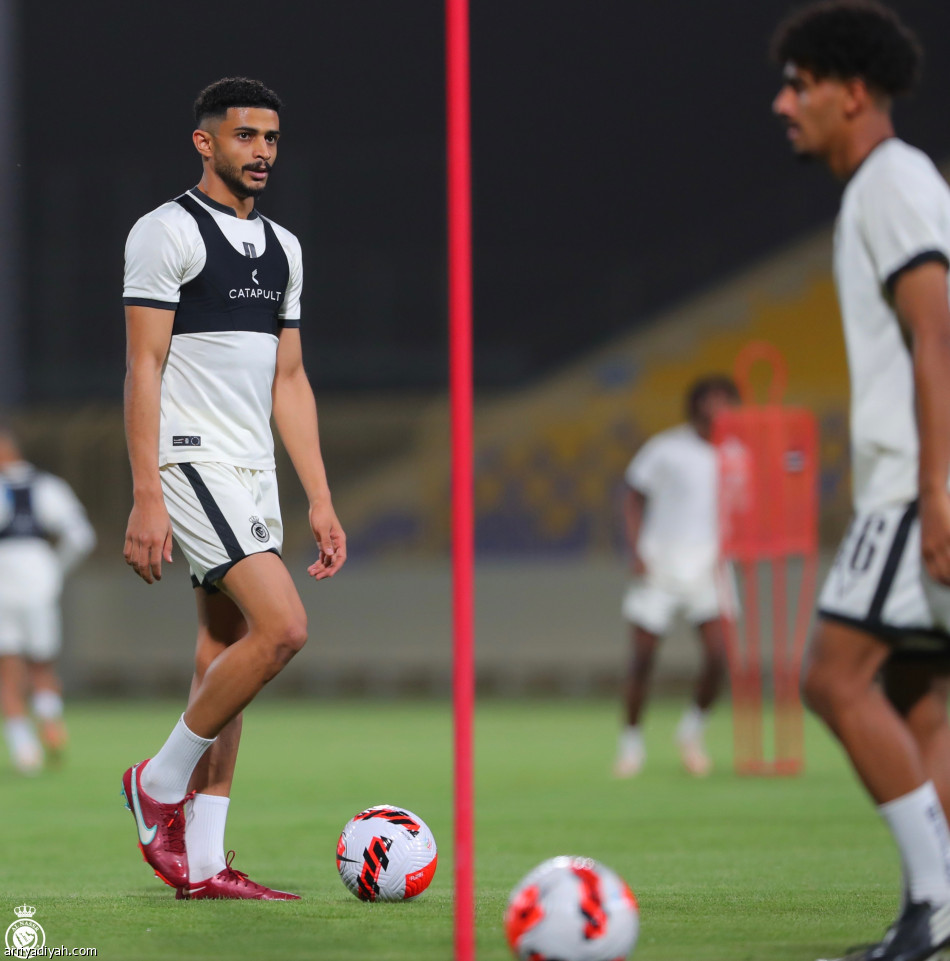 النصر يناور قبل مواجهة الشباب