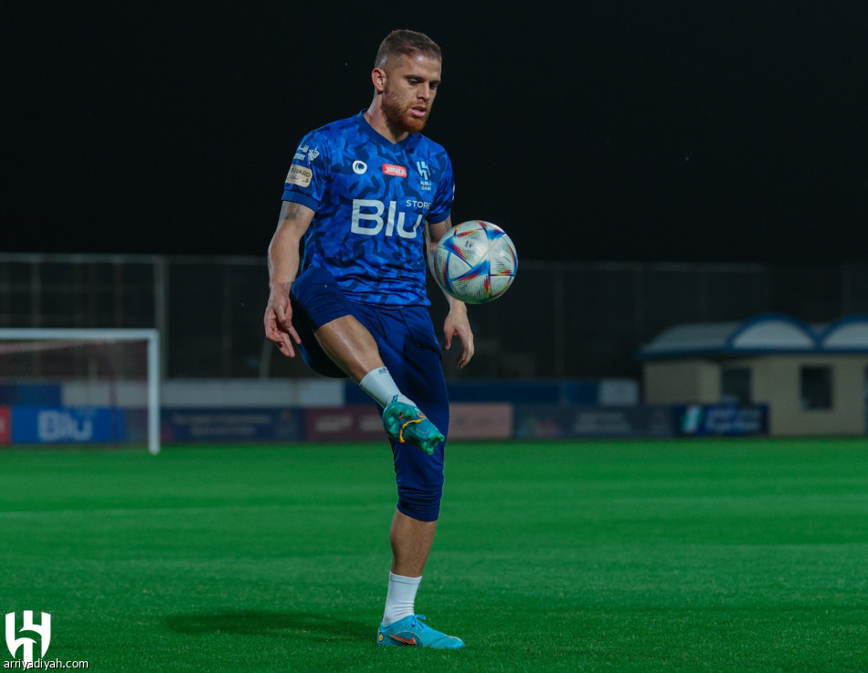 قبل الديربي.. الهلال يستعيد سالم