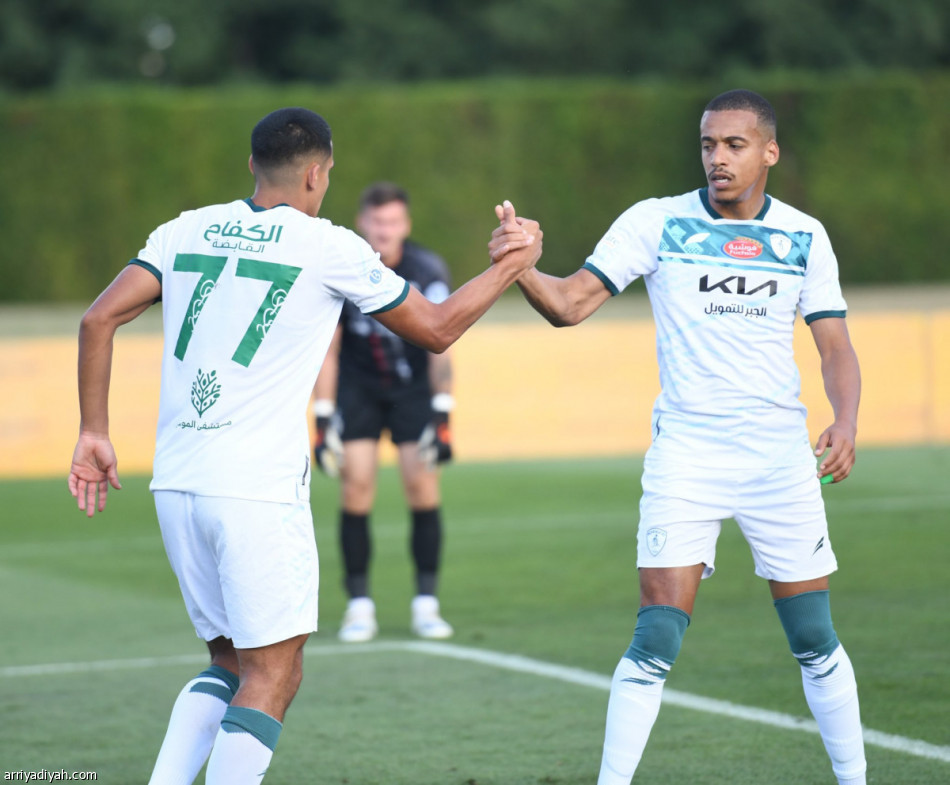 الفتح يكسب تابور سيزانا بثنائية بيروفية