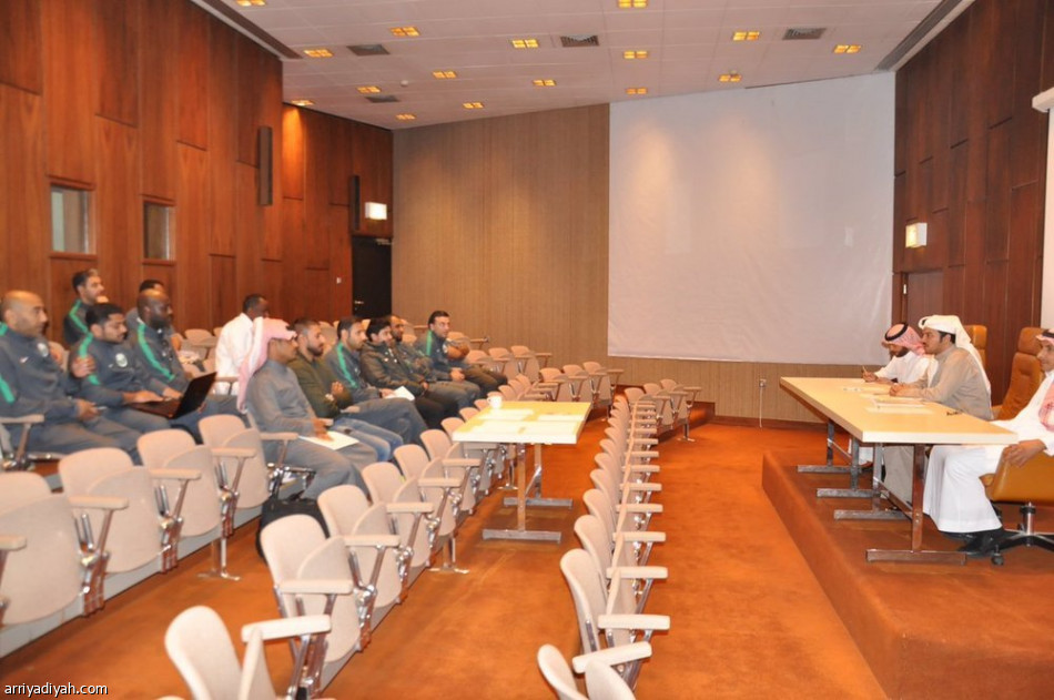 الصنيع يبدأ اجتماعاته مع الأجهزة الفنية للمنتخبات السنية