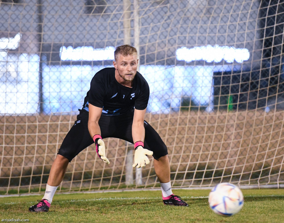 الفتح.. دونيس يصحح الأخطاء